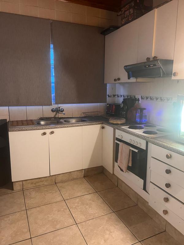 4 Bedroom Property for Sale in Avondale Western Cape